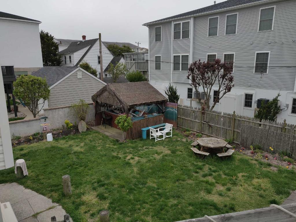 218 EAST HILDRETH AVENUE UNIT 2 REAR WILDWOOD SUMMER VACATION